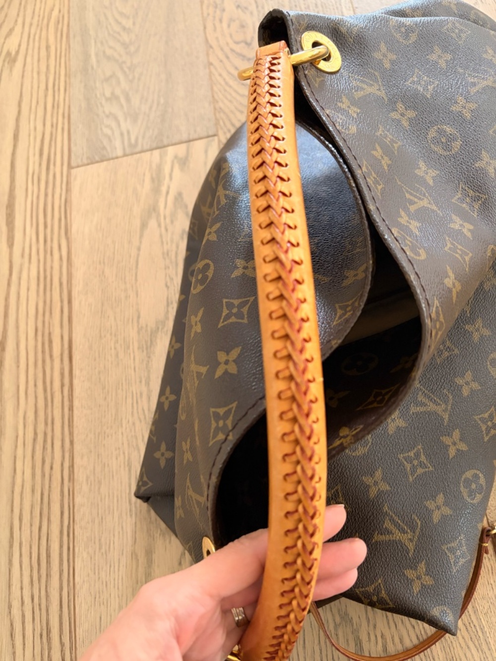 Louis Vuitton Artsy MM Monogram Handbag – Beautiful Pre-Owned Condition 🤎 - Picture 5 of 11